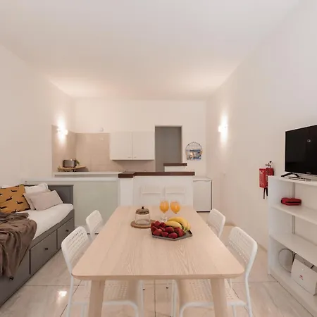 Minty - Sweet 1 Bedroom *